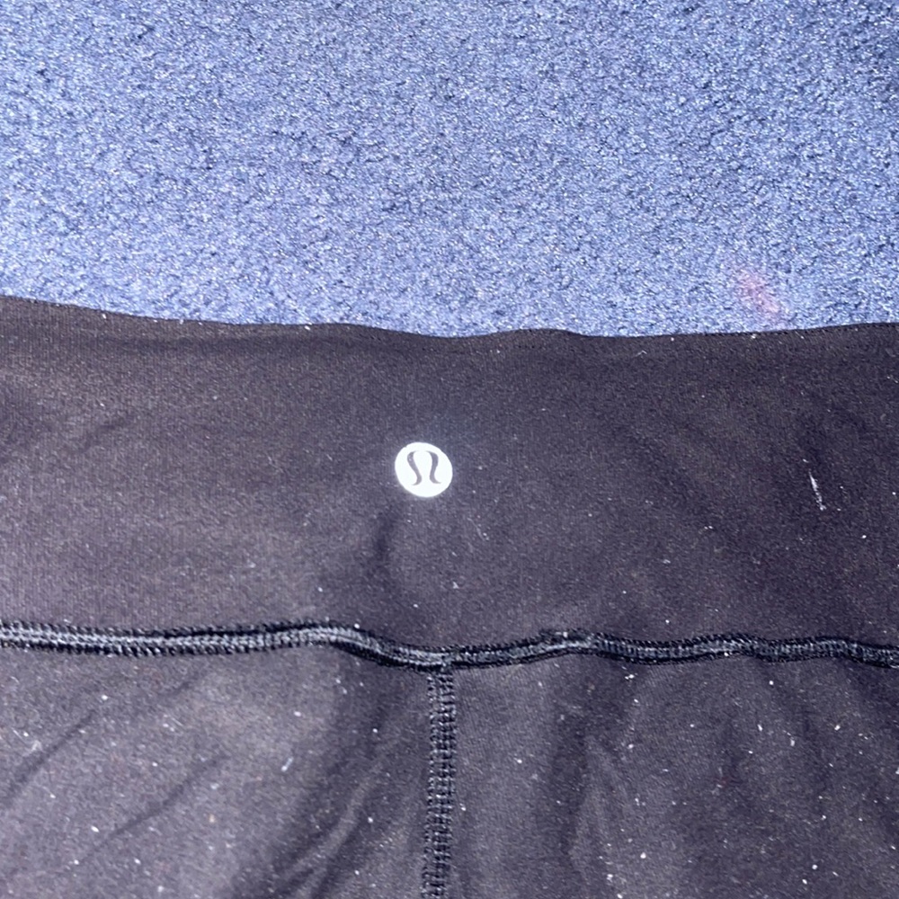 Black lululemon leggings